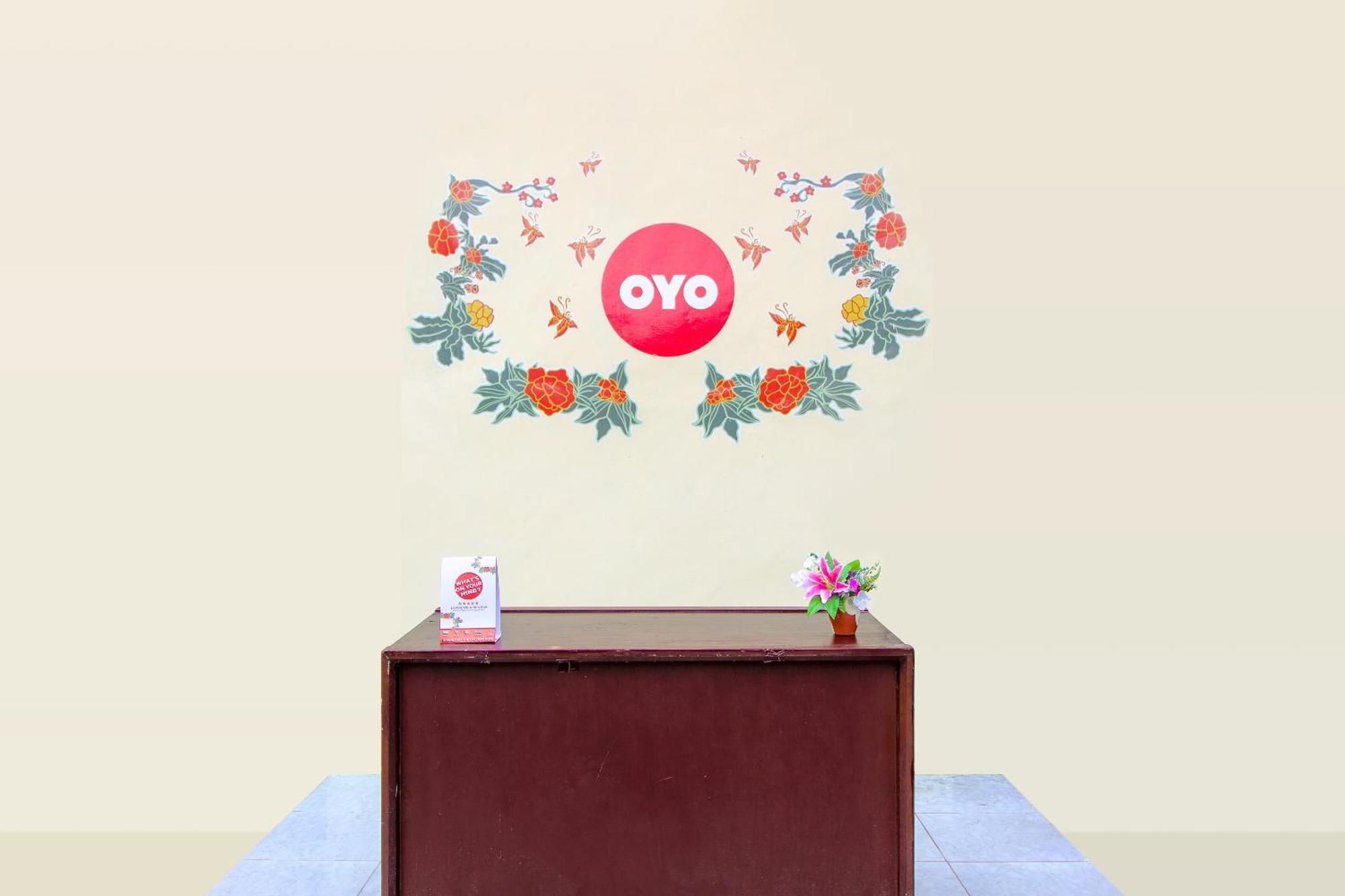 Oyo Life 1643 Grand Monica Otel Maguwo Dış mekan fotoğraf