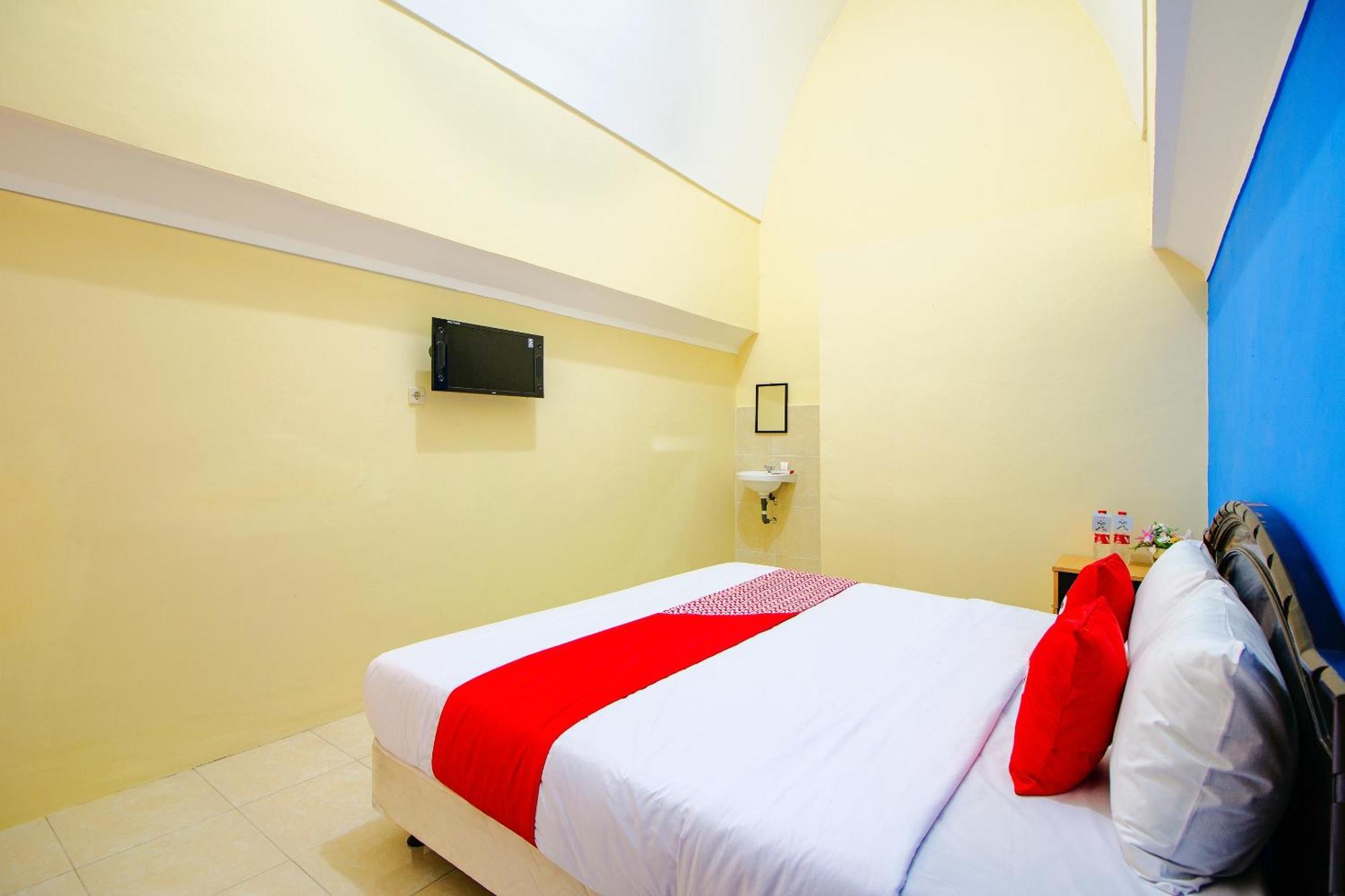 Oyo Life 1643 Grand Monica Otel Maguwo Dış mekan fotoğraf